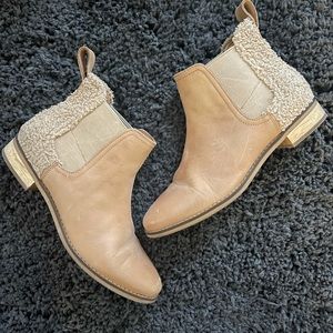 TOMS boots